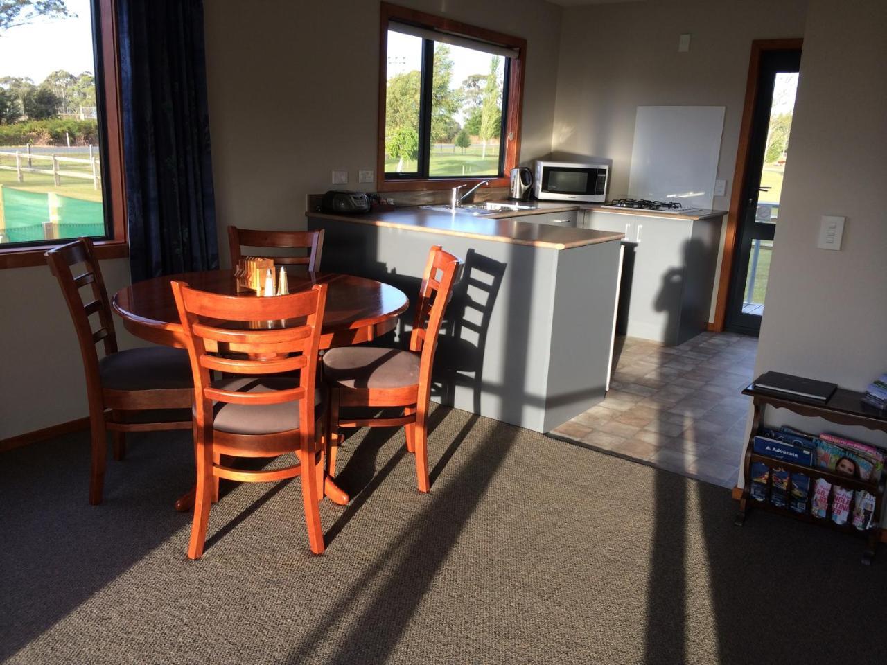 Acheron Cottages Manapouri Buitenkant foto
