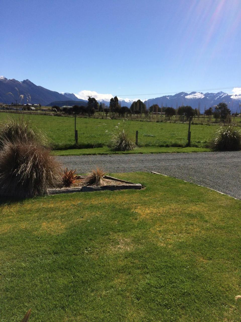 Acheron Cottages Manapouri Buitenkant foto